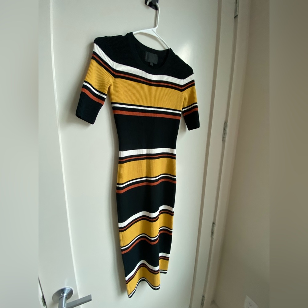 EUC Intermix sweater dress size 2P